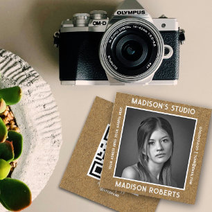 Fotograf QR Code Custom Foto Black kraft chic Quadratische Visitenkarte