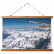 Fotografie an der schneebedeckten Bergwand