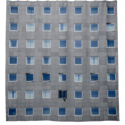 Fotografie aus grauem Gebäude Duschvorhang (Vorderseite)