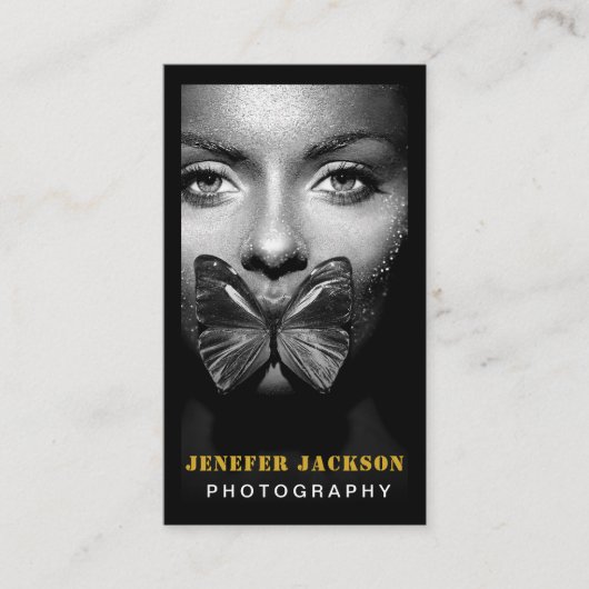 Fotografie Moderner Minimaler QR-Code für einfache Visitenkarte (Vorderseite)