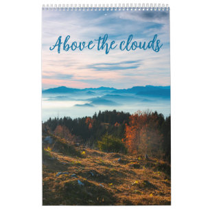 Fotografie von Bergen über den Wolken  Kalender