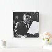 Fotografie von Ronald Reagan Quadratische Wanduhr (Zuhause)