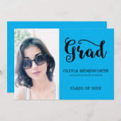 Fotos und schwarze Briefe werden auf blau abgelegt Ankündigung (Vorne/Hinten)