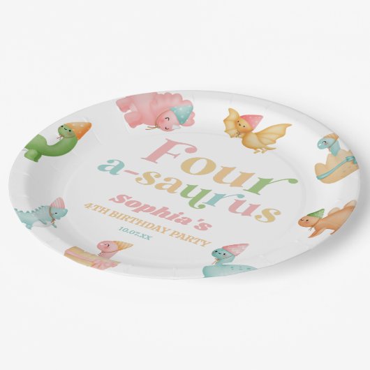 Four A-Saurus Dinosaur 4th Fourth Birthday Party Pappteller (Schrägansicht)