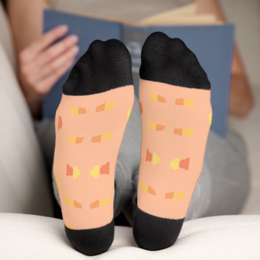 Four Corners Peach Yellow Tiled Pattern Socken (Unterseite)
