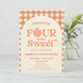 Four Ever Sweet Peach Orange 4th Birthday Party Einladung (Stehend Vorderseite)