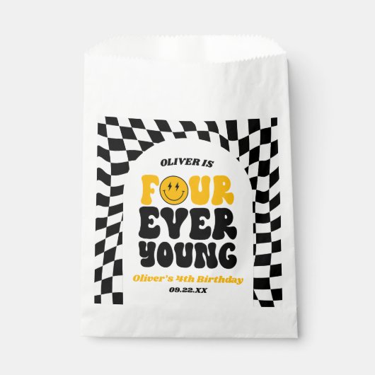 Four Ever Young Retro Fourth 4th Birthday Party Geschenktütchen (Vorderseite)