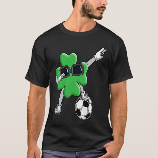 Four Leaf C Soccer Patrick's Day Lucky Day T-Shirt (Vorderseite)