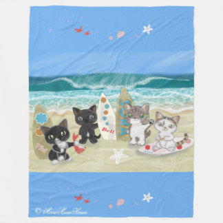 Four Surfing cats on the beach Fleecedecke