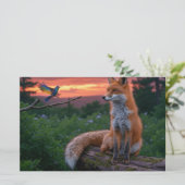 Fox and Bird at Sunset in Forest Scene mit Zitat Briefpapier (Stehend Vorderseite)