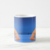 Fox and Moon on a Snowy Night Tasse (Mittel)