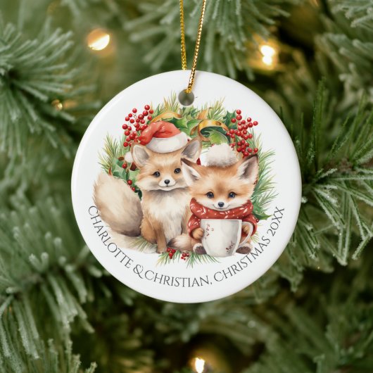Fox Couple Winter Kranz Weihnachten Personalisiert Keramik Ornament (Baum)