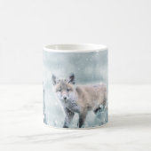 Fox Cub im Schnee Kaffeetasse (Mittel)