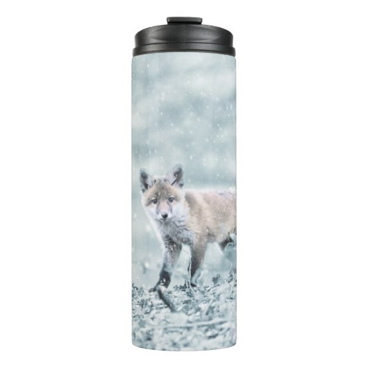 Fox Cub im Schnee Thermosbecher (Vorderseite)