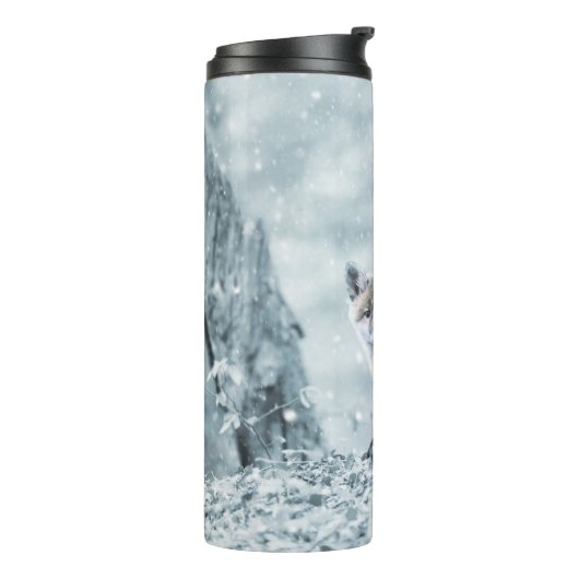 Fox Cub im Schnee Thermosbecher (Nach links gedreht)