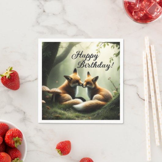 Fox Cuddle in Misty Forest Birthday Serviette (Beispiel)