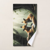 Fox Cuddle in Misty Forest Handtuch (Handtuch)