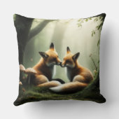 Fox Cuddle in Misty Forest Kissen (Rückseite)