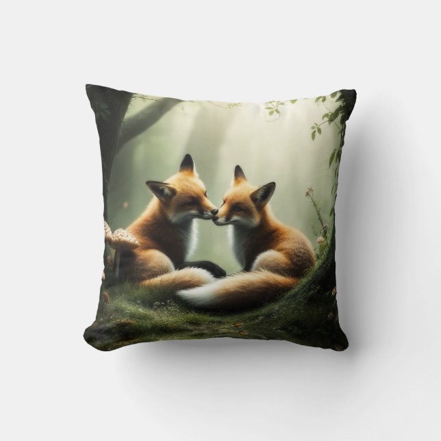Fox Cuddle in Misty Forest Kissen (Vorderseite)