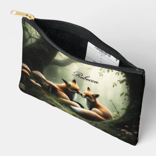 Fox Cuddle in Misty Forest Personalisiert Zubehörtasche (Offen)