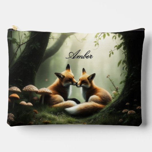 Fox Cuddle in Misty Forest Personalisiert Zubehörtasche (Vorderseite)