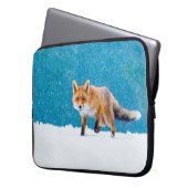 Fox im Winter. Rotfuchs, Vulpes vulpes, Scharfschü Laptopschutzhülle (Vorderseite Links)