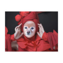 Fox ist die Dame in rot