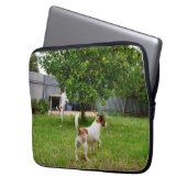 Fox Terrier, der in einen Baum sprang, Laptopschutzhülle (Vorderseite Links)