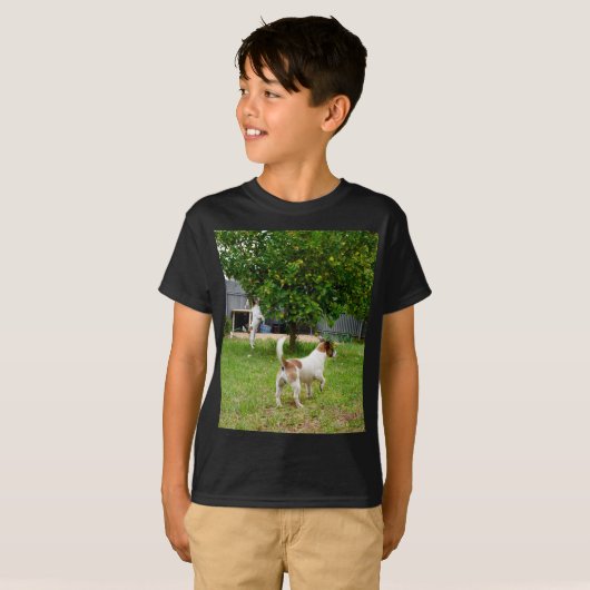 Fox Terrier, der in einen Baum sprang, T-Shirt (Vorne ganz)
