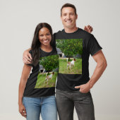 Fox Terrier, der in einen Baum sprang, T-Shirt (Unisex)