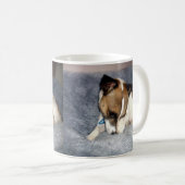 Fox Terrier, Oh so schüchtern, die Tasse des weiße (VorderseiteRechts)