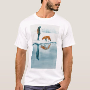 Fox Walking neben Snow River Reflection T - Shirt