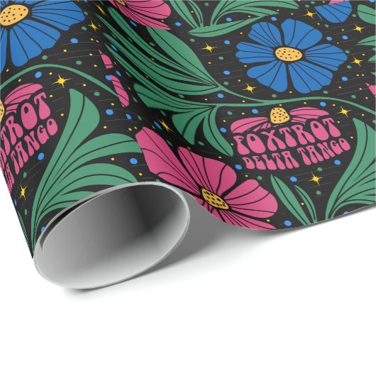 Foxtrot Delta Tango Blume Boho Geschenkpapier (Rolleneckpunkt)