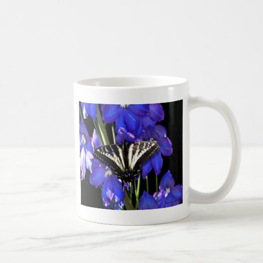 Frack Butterfly auf Delphinien Kaffeetasse (Rechts)