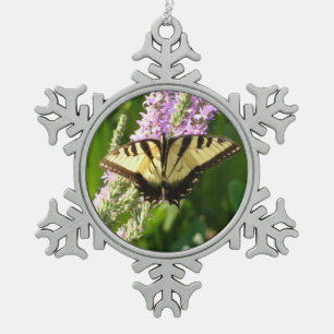 Frack Butterfly auf Lila Wildblumen Schneeflocken Zinn-Ornament