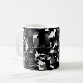 "Fractura" - Schwarz-Weiß-Tarnmuster Kaffeetasse (Vorderseite Links)