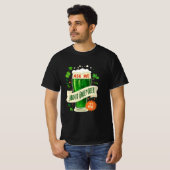 Frag mir über grünes Bier: Spaß und festes Design T-Shirt (Vorne ganz)