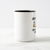 Fragen Sie einen Chemiker Zweifarbige Tasse (Mittel)