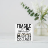 Fragile Uni Drop-Off-Design mit Auto Illustrat Begleitkarte (Stehend Vorderseite)