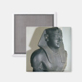 Fragment einer Statue des Ptolemäus im ägyptischen Magnet (Vorderseite/Rückseite)