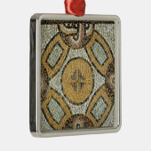 Fragment vom Boden der römischen Bäder Silbernes Ornament (Rechts)