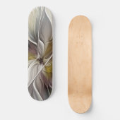 Fraktal, Fantasy-Blume mit Erdfarben Skateboard (Vorderseite)
