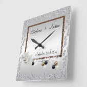 Framed Elegance Wedding Quadratische Wanduhr (Winkel)