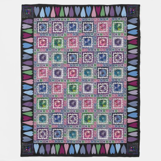 Framed Hearts Patchwork Fleece Blanket (Vorderseite)