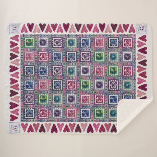 Framed Hearts Patchwork Fleece Blanket Sherpadecke (Vorderseite (Horizontal))
