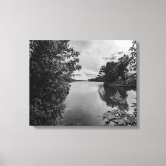 Framed in Stillness Leinwanddruck