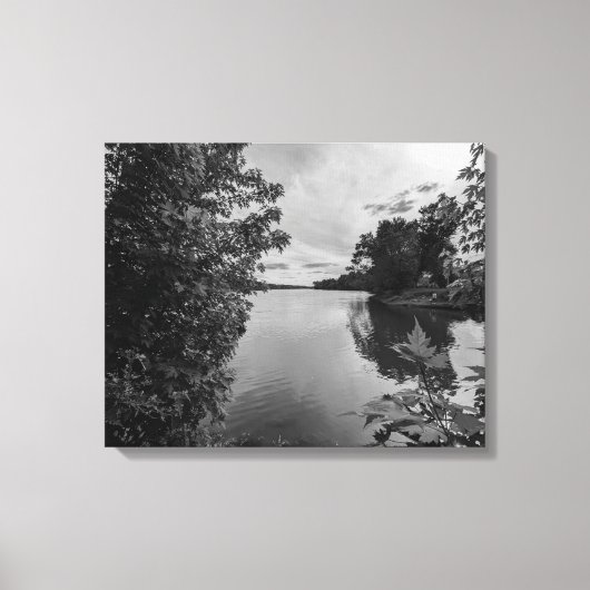 Framed in Stillness Leinwanddruck (Vorderseite)