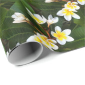 Frangipani Blossom Cluster Artistic Style Geschenkpapier (Rolleneckpunkt)
