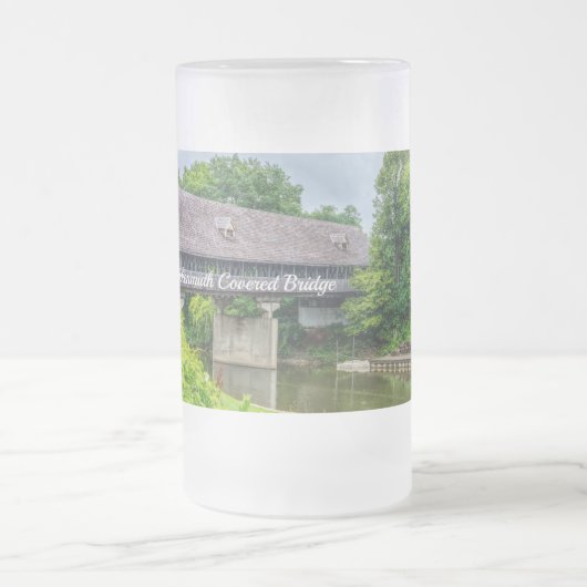 Frankenmuths Covered Bridge Mattierte Tasse (Mittel)