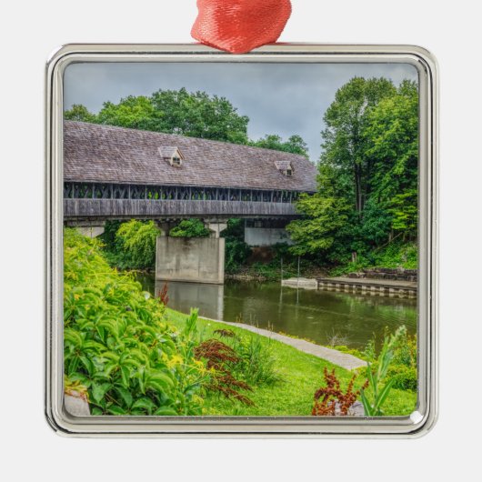 Frankenmuths Covered Bridge Ornament Aus Metall (Vorne)